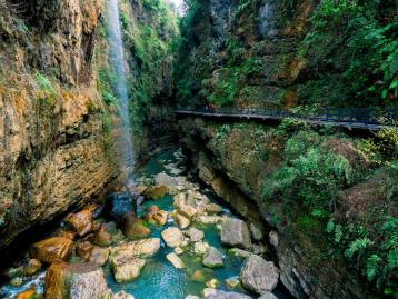 五一出发湖北5日自驾：恩施大峡谷-春秋寨-襄阳古城 -打卡李焕英拍摄地5日自驾游