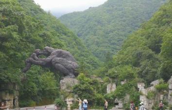 北京出发湖北11日自驾游：神农架-梭布娅石林-恩施大峡谷-狮子关-屏山大峡谷11日自驾游-游推荐