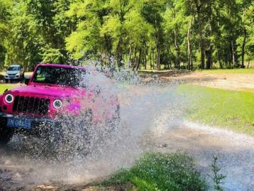 北京出发河北老掌沟2日自驾游：绿野仙踪老掌沟露营-赤壁丹霞-亚洲最大单体石2日自驾游