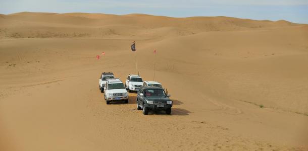 银川集合沙漠越野2日游：沙漠越野车·腾格里沙漠越野车五湖穿越+5公里徒步轻体验两日游-大自驾网