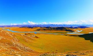 乌鲁木齐出发南北疆大环线19日自驾游：乌鲁木齐-五彩滩-乌尔桥魔鬼城-特克斯八卦城-独库公路-推荐