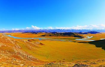 乌鲁木齐出发南北疆大环线19日自驾游：乌鲁木齐-五彩滩-乌尔桥魔鬼城-特克斯八卦城-独库公路-游推荐