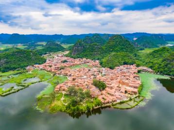 成都出发云南7日自驾：抚仙湖-普者黑-马岭河峡谷-晴隆24拐7日自驾游