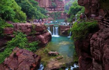 清凉一夏（4天3晚）：一山两省、三条网红公路、深藏于地下的清凉峡谷，挂壁公路乐翻天！-游推荐