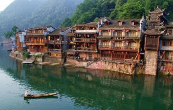 山东出发自驾湘西6日游：张家界、芙蓉镇、墨戎苗寨、天门山6日自驾游-游推荐