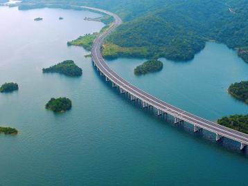 山东出发自驾江西6日游：龙虎山、景德镇、滕王阁、西海千岛湖6日自驾游