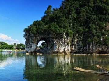 山东出发自驾广西11日游：桂林，阳朔，巴马，北海，中越边境，友谊关，德天大瀑布，龙脊梯田11日自驾游