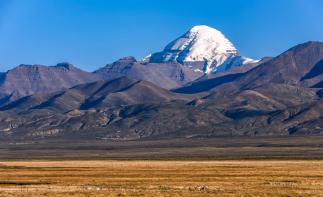 拉萨集结出发阿里15日自驾游：珠峰大本营-冈仁波齐-吉隆沟-古格王朝-扎达土林-班公湖-一措再措-圣-推荐