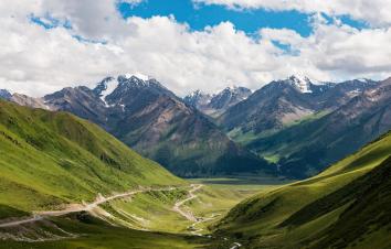 乌鲁木齐集合伊犁环线8日自驾：赛里木湖-那拉提草原-独库公路-伊昭公路-琼库什台-特克斯草原8日落地-游推荐