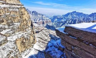 辉县集合冬游太行5日挂壁公路自驾游：看冰挂，穿挂壁，赏冰瀑，观《水秀》，寻找世界最大冰雪圣诞树-推荐