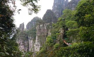 深圳出发广西金秀3日自驾游：广西金秀水墨山水温泉-莲花山-圣堂湖3天休闲自驾游-推荐