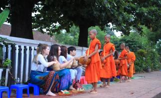 云南磨憨口岸集合老挝8日自驾游：老想去老挝万荣-万象-琅勃拉邦8日经典老挝自驾游-推荐