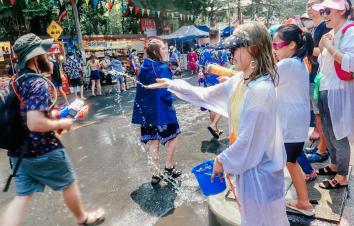 泼水节泰国老挝19日自驾游：泰国清莱清莱-素可泰-曼谷-芭提雅-老挝万象万荣-琅勃拉邦19日游-游推荐