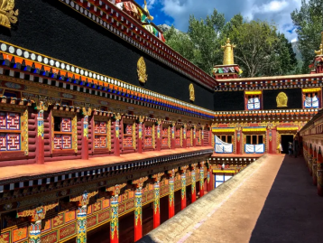 重庆出发川西甘孜6日自驾游：【康藏秘境】措卡湖-格萨尔王城-德格印经院-玉隆拉措-亚青寺6日自驾