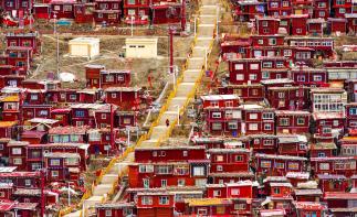 成都出发川西4日自驾游：[红色情人]新都桥-金马草原-色达五明佛学院-情人海-西索民居4日自驾游-推荐