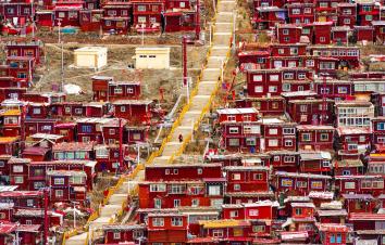 成都出发川西4日自驾游：[红色情人]新都桥-金马草原-色达五明佛学院-情人海-西索民居4日自驾游-游推荐