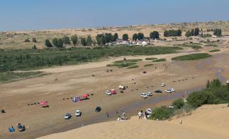 成都出发陕西宁夏内蒙8日自驾游：[沙漠绿洲]波浪谷-成吉思汗陵-响沙湾-七星湖-乌海-镇北堡-推荐