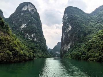 广东出发广西柳州河池6日自驾游：罗成棉花天坑-金城江小三峡-南丹洞天山海休闲6天自驾游
