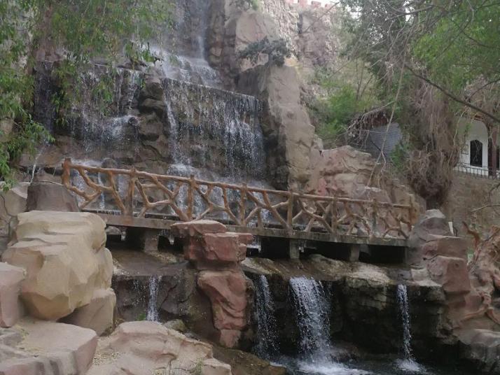 库车天山神秘大峡谷图片